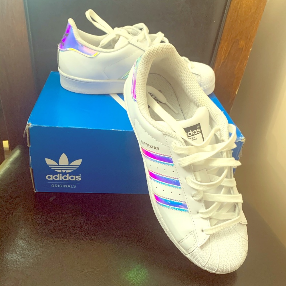 Adidas superstar J white shiny women’s 8 kids 6
